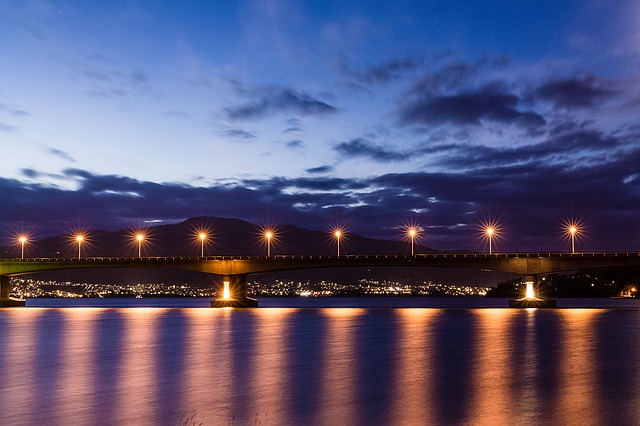lampy na mostě.jpg